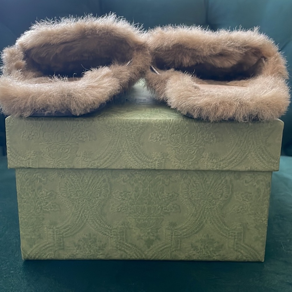 Authentic Gucci Slides - Picture 5 of 5